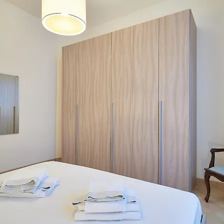 Acquamarina アパート アラッシオ