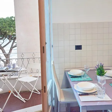 Acquamarina アパート