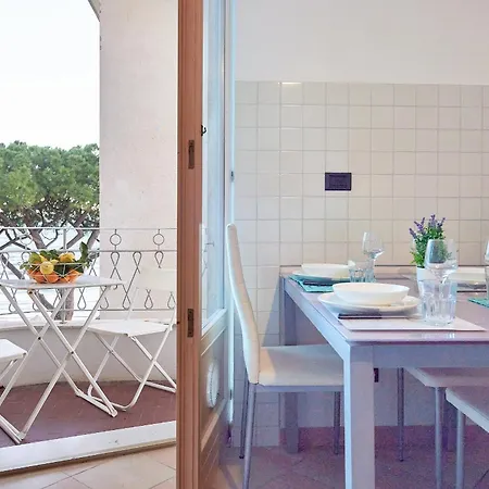 Acquamarina アパート アラッシオ