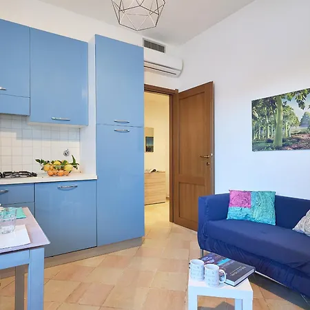 Acquamarina アパート アラッシオ